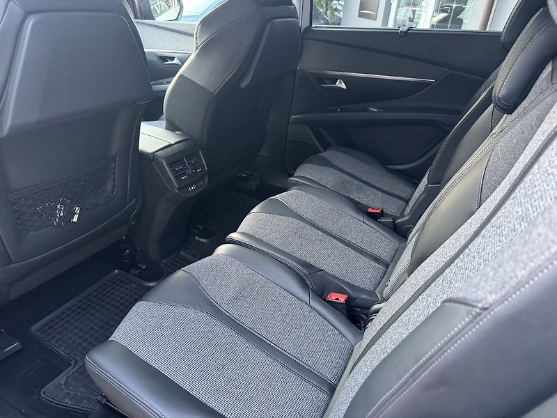 Peugeot 5008 (2020) 1.5 BlueHDi GT-Line LED Kamera - fotka 23 z 50