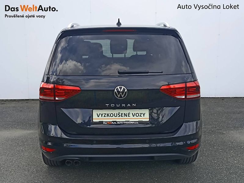 Volkswagen Touran (2023) 2.0 TDI DSG Highline Webasto - fotka 31 z 35