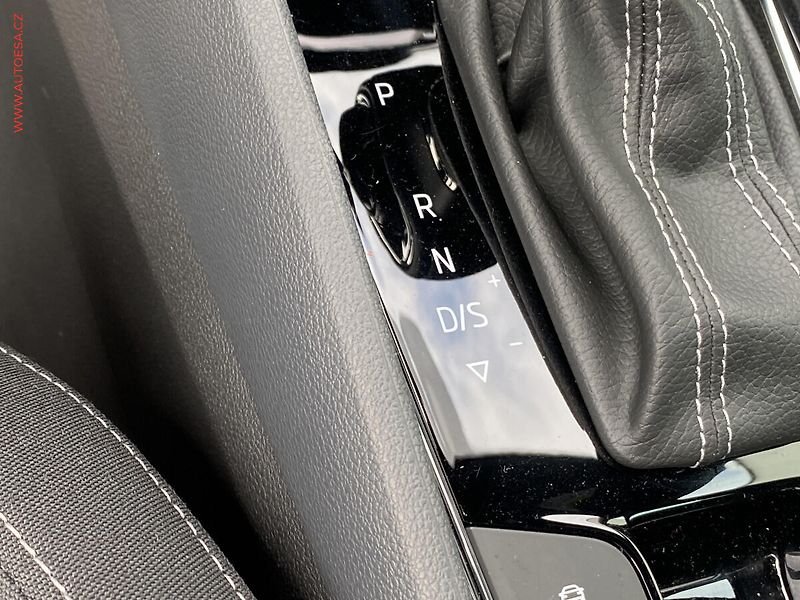 Škoda Karoq (2025) 2.0 TDi 4X4, 1.maj,ČR - fotka 16 z 22