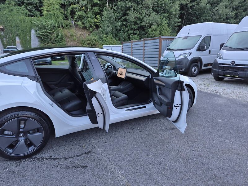 Tesla Model 3 LONG RANGE DUAL MOTOR TZ  95% - fotka 17 z 48