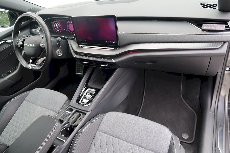 Škoda Octavia (2025) SportLine 2,0 TSI 110 kW DSG M - fotka 18 z 28