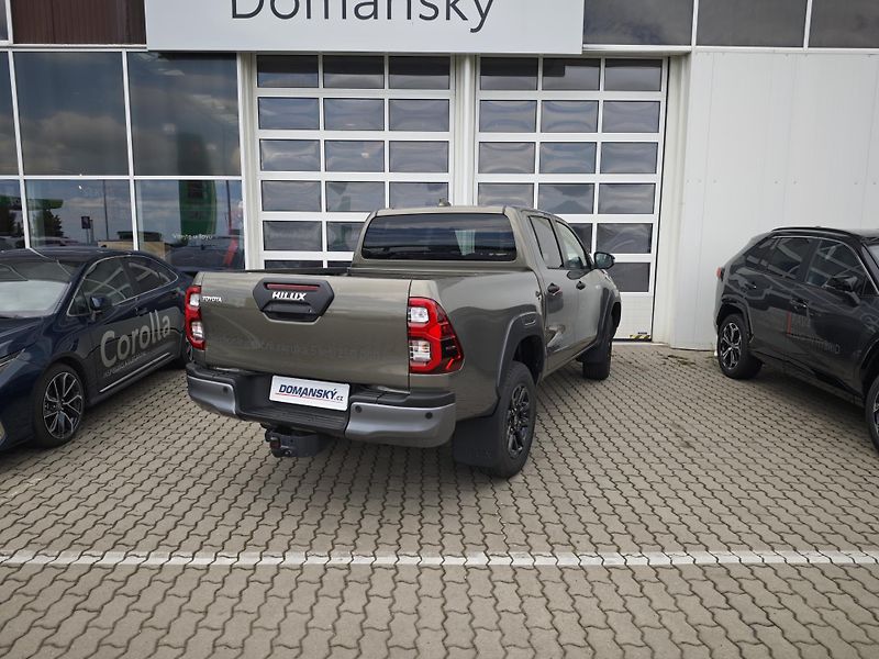 Toyota Hilux (2025) 2.8 D (204 k), 4x4 Invincible - fotka 6 z 18