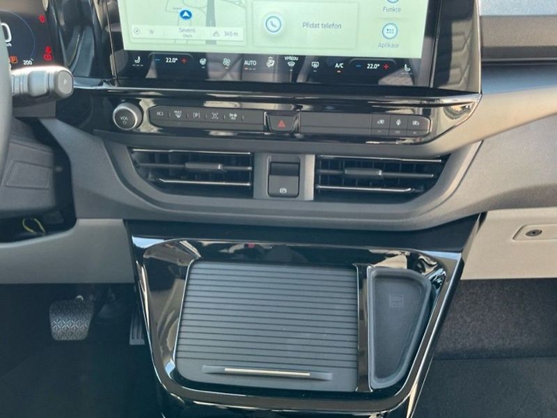 Ford Tourneo Custom 2.0D,125KW,CZ,DPH,1MAJ,AWD - fotka 11 z 28
