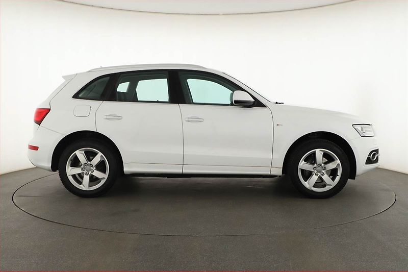 Audi Q5 (2016) S line 2.0 TDI, 4X4, Automat - fotka 6 z 19