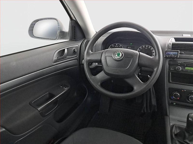 Škoda Octavia (2012) 1.6, ČR,1.maj, jezdí výborně - fotka 7 z 15