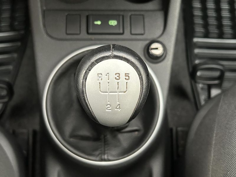 Škoda Roomster 1.6 V Comfort - fotka 10 z 25