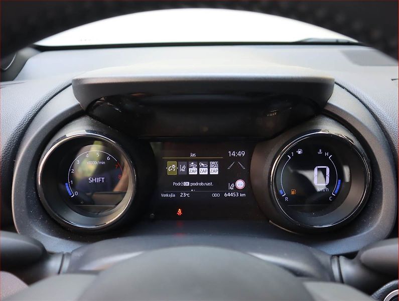 Toyota Yaris (2021) 1.5 VVT-i, Serv.kniha, Kůže - fotka 11 z 17