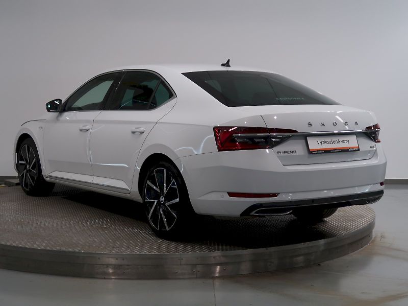 Škoda Superb (2024) LAURIN&KLEMENT 2.0TDI 147KW 4x - fotka 7 z 43