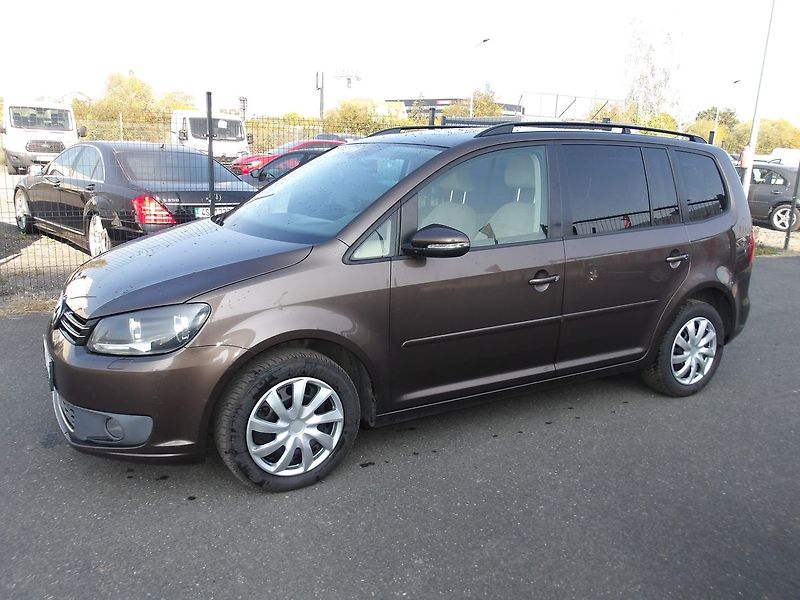 Volkswagen Touran 2,0TDi 103kW PANORAMA ! - fotka 2 z 33