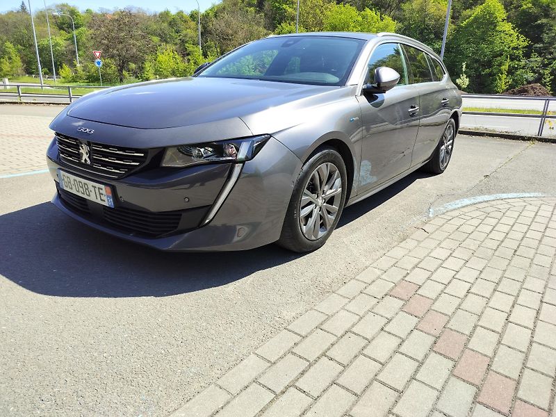 Peugeot 508 SW hybrid 225 e-EAT8 BUSINESS - fotka 3 z 32