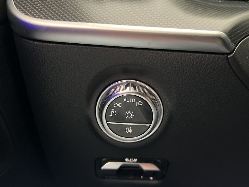 Mercedes-Benz Třídy C 300e Kamera Tažné Asistence - fotka 16 z 26
