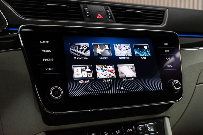 Škoda Superb TDI 147kW L&K 4x4*DPH*ČR 1.MAJ - fotka 31 z 52