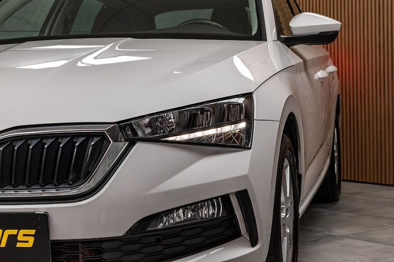 Škoda Scala 1.6 TDI 85kW AMBITION*DPH*ČR 1 - fotka 32 z 37