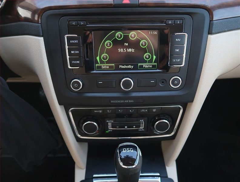 Škoda Superb (2014) Elegance 2.0 TDI, Automat - fotka 10 z 16