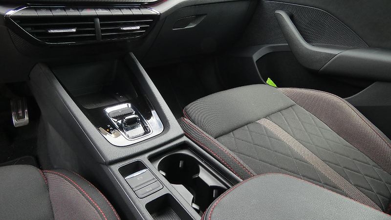Škoda Octavia 2.0 TSI 180kW DSG RS - fotka 6 z 27