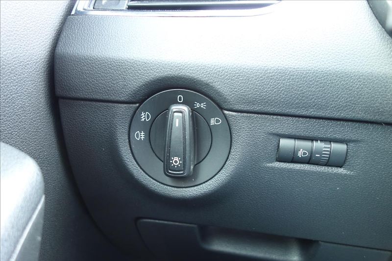 Škoda Octavia 1,6 TDi,ČR,SERV.KN.,STYLE,4x4. - fotka 30 z 32