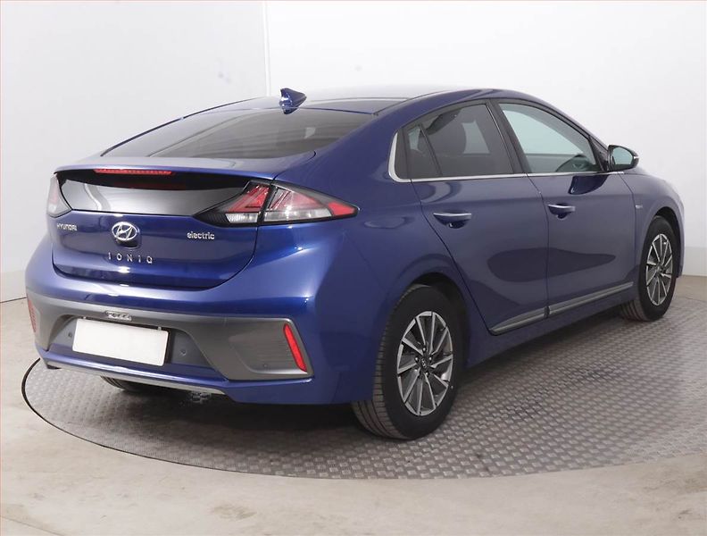 Hyundai Ioniq (2021) Style Electric 38 kWh - fotka 5 z 18