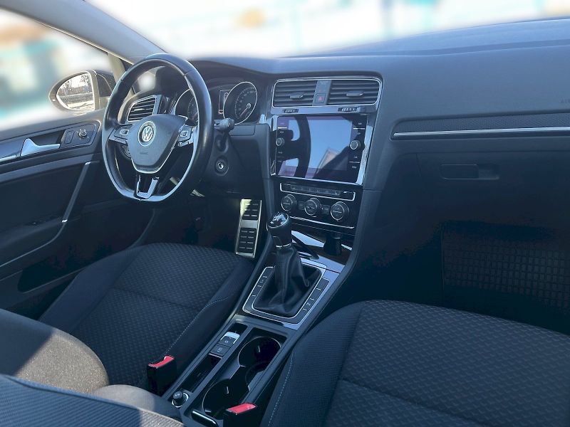 Volkswagen Golf (2020) VARIANT CL 1,0 TSI BMT OPF 6G - fotka 22 z 32