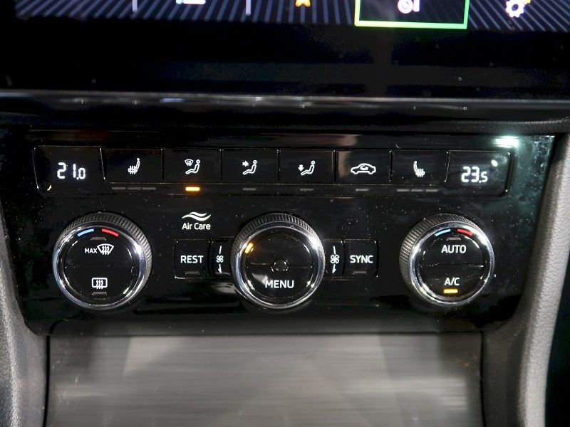 Škoda Superb (2021) STYLE PLUS 2.0TDI 147KW DSG 4x - fotka 31 z 40