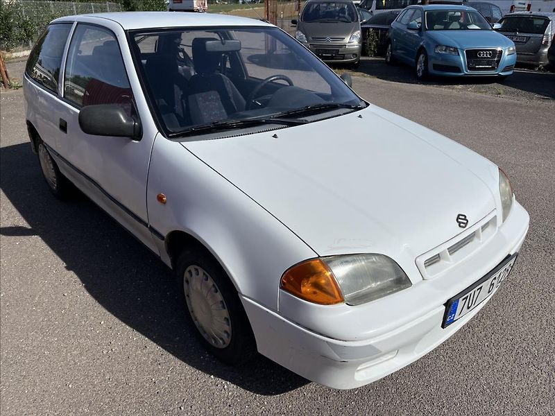 Suzuki Swift 1,0 i AUTOMAT EKO ZAPLACENO - fotka 3 z 25
