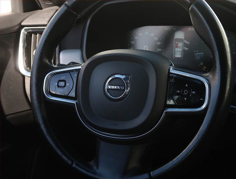 Volvo V90 (2016) D5 AWD, 4X4, Automat - fotka 21 z 21