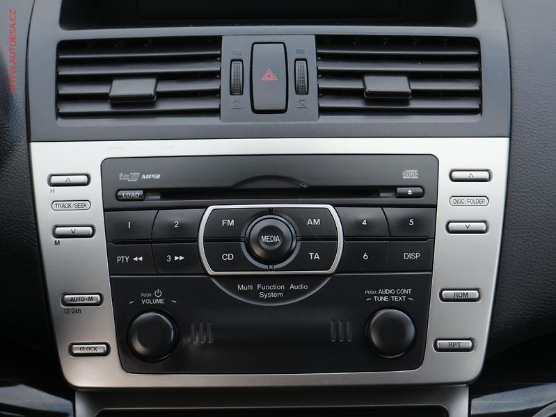 Mazda 6 (2009) 2.0 i, AC, park.asist - fotka 11 z 15