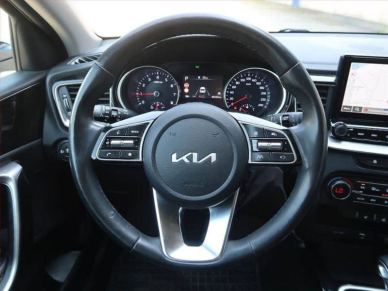 Kia Ceed (2024) Gold 1.5 T-GDI - fotka 16 z 18