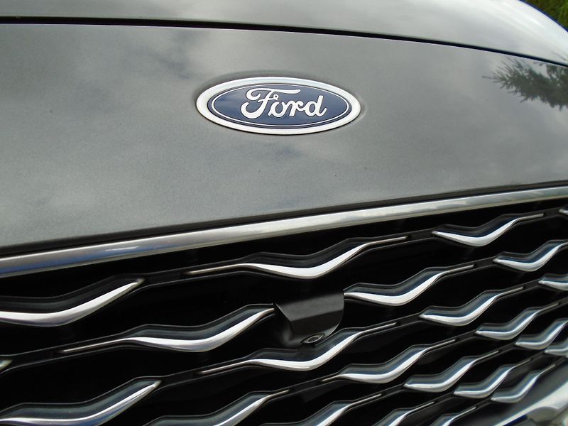 Ford Galaxy 2.5 Durarec FHEV Vignale 7míst - fotka 11 z 46