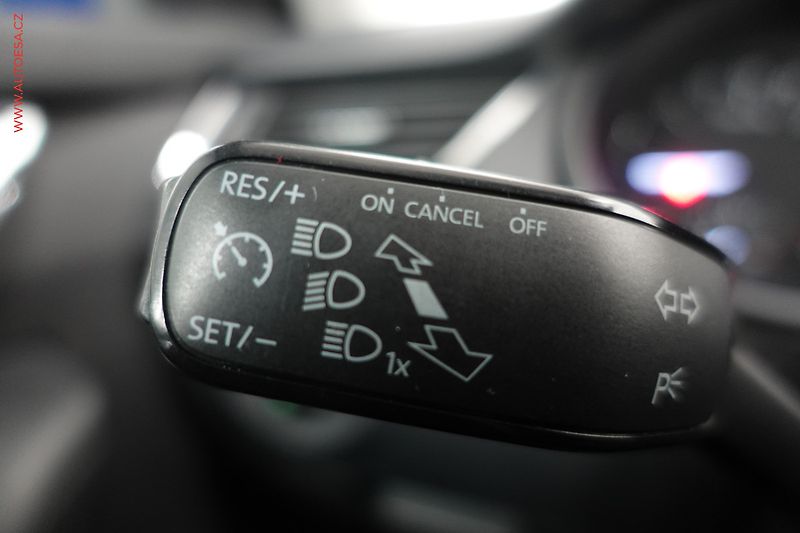 Škoda Octavia (2013) 1.6 TDi, ČR, Elegance - fotka 15 z 23