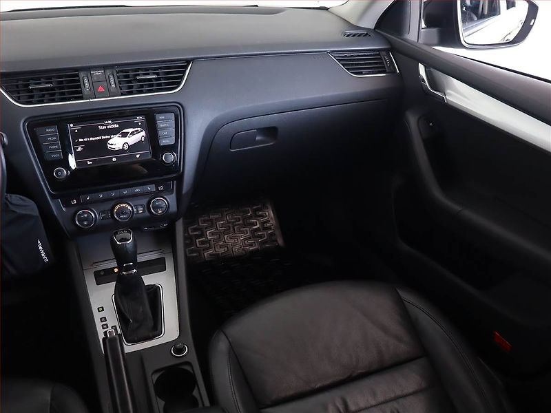 Škoda Octavia (2015) 1.6 TDI, Automat, Navi - fotka 8 z 22