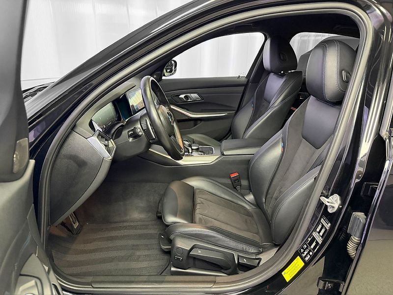 BMW Řada 3 340i xDrive, HUD, HARMAN/KARDO - fotka 10 z 27