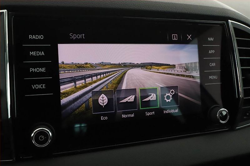 Škoda Karoq (2017) Style 1.5 TSI, Automat - fotka 12 z 19