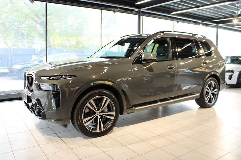 BMW X7 xDrive40d M Sport DAProf/ExDrP - fotka 3 z 43
