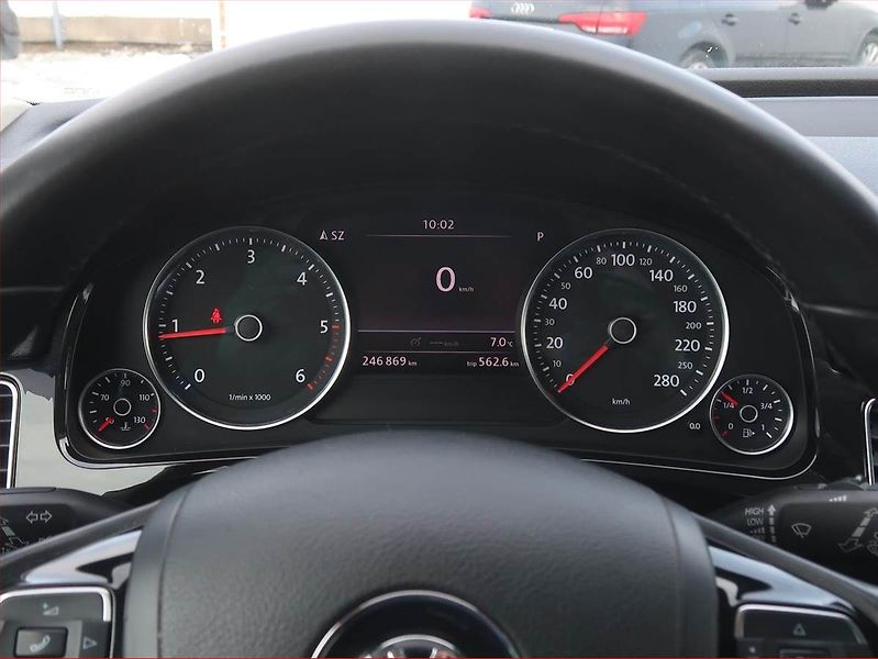 Volkswagen Touareg (2011) 3.0 TDI, 4X4, Automat - fotka 11 z 16