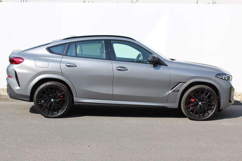 BMW X6 M60i xDrive, 390kW - fotka 3 z 27