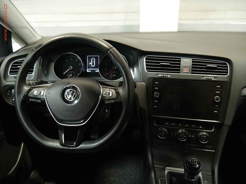 Volkswagen Golf (2017) 1.4TSi, 2.maj,ČR, Navi, LED - fotka 11 z 21