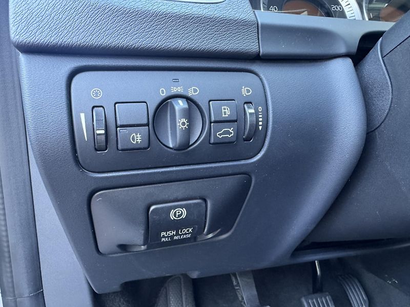 Volvo S60 D3 - fotka 17 z 24