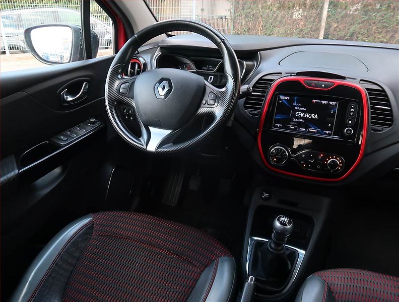 Renault Captur (2017) 1.2 TCe, Kůže, Tempomat - fotka 7 z 18