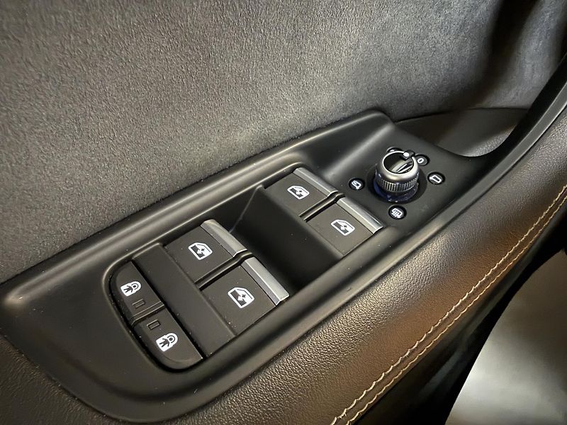Audi Q7 3.0 55 TFSI quattro tiptronic - fotka 15 z 21