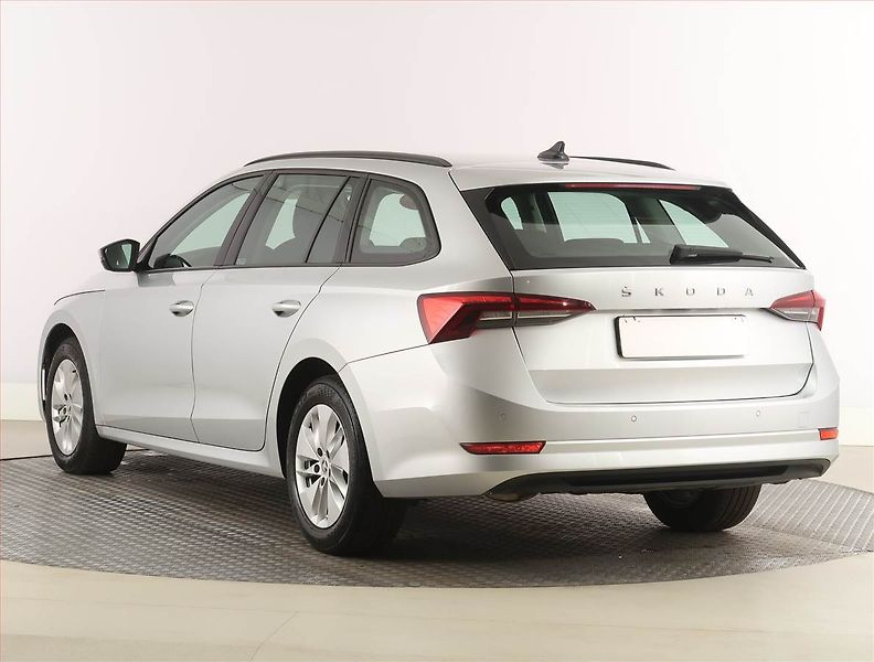 Škoda Octavia (2023) Ambition 2.0 TDI, ČR,1.maj - fotka 4 z 24