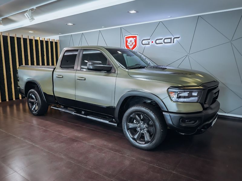 Dodge RAM 1500 5.7 REBEL 295 kW - fotka 2 z 34
