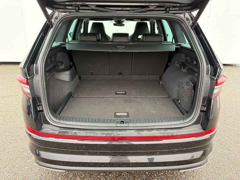 Škoda Kodiaq (2022) 4x4 DSG 2.0 TSI / 180 kW / RS - fotka 12 z 36