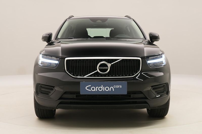 Volvo XC40 T2 KINETIC AUT REZERVACE - fotka 15 z 39