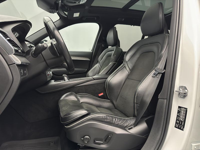Volvo XC90 B5 AWD R-DESIGN AUT - fotka 4 z 53