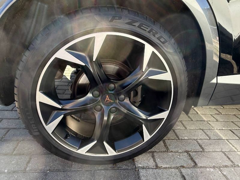 Cupra Formentor (2023) 1.5 TSI 110 kW DSG - fotka 30 z 33