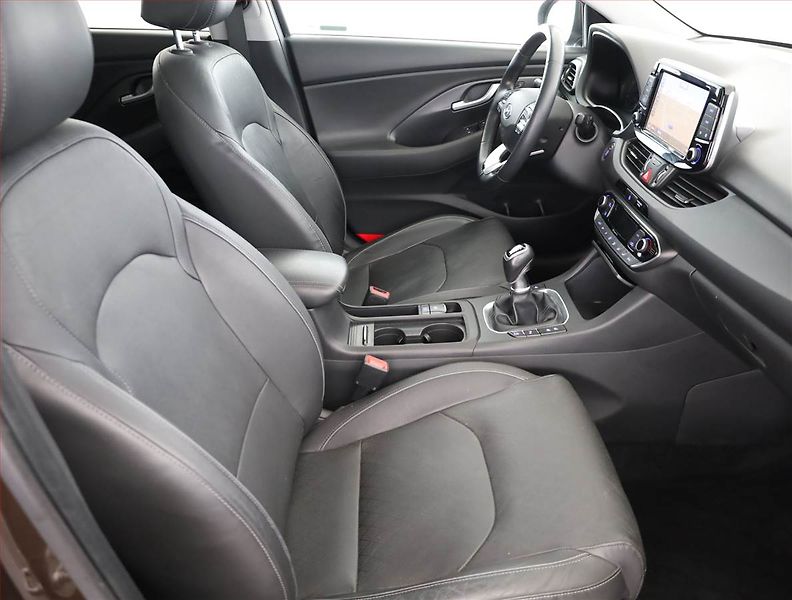 Hyundai i30 (2017) 1.6 CRDi, Serv.kniha, Kůže - fotka 7 z 20
