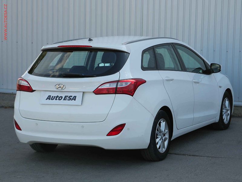 Hyundai i30 (2013) 1.6CVVT, ČR, AC, tempo, park - fotka 4 z 16