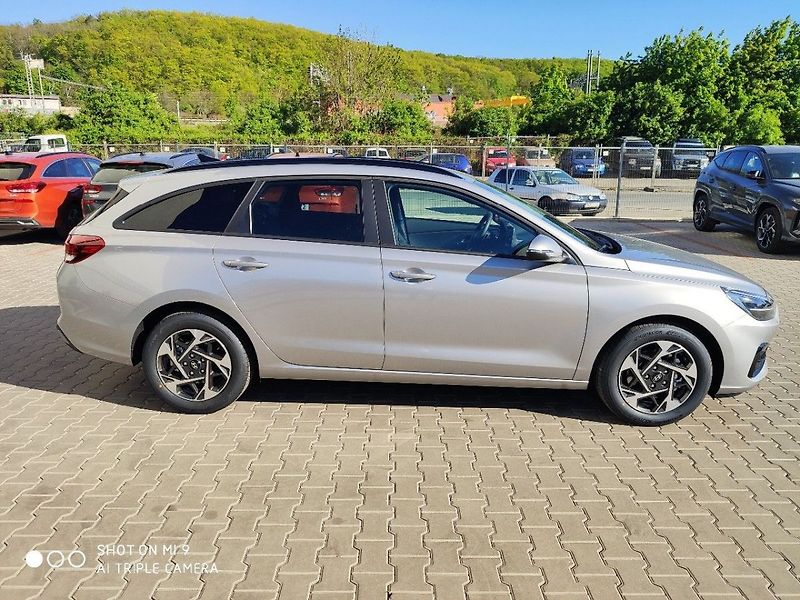 Hyundai i30 26 WG 1,6 T-GDI DCT GO CZECH - fotka 3 z 7