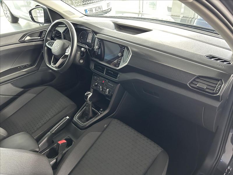 Volkswagen T-Cross 1,0   TSI,LIFE,2.MAJITEL - fotka 9 z 29