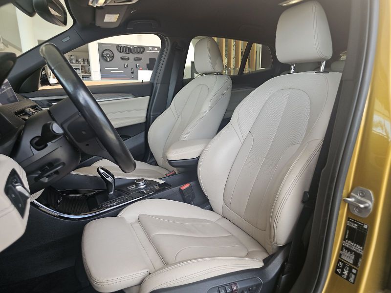 BMW X2 xDrive20i - fotka 9 z 24